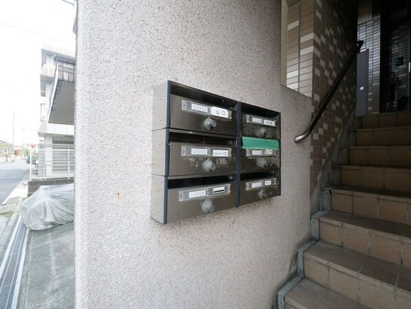 リフィーネめじろ台の物件内観写真